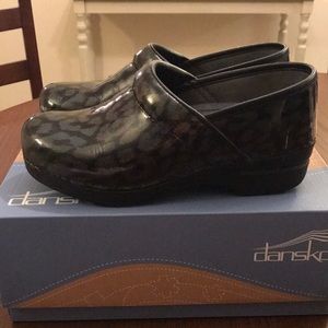 dansko xp size 37